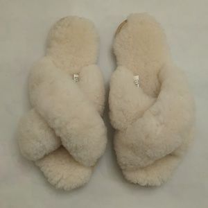EMU Australia 100% sheepskin upper slippers